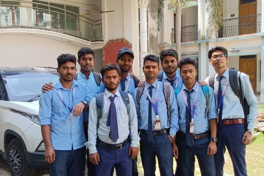 a group photo of students at outside campus of jiaganj college of engineering and technology